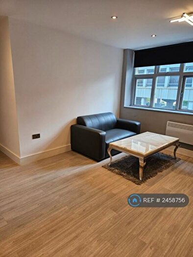 1 Bedroom Flat To Rent In Empire House, Bradford, BD1