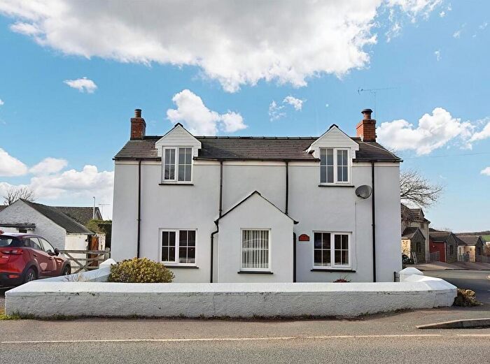 4 Bedroom Detached House For Sale In Knightson Lake Farmhouse, New Hedges, Tenby, SA70