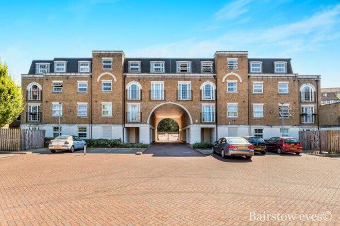 2 Bedroom Flat To Rent In Addiscombe Road, Croydon, CR0