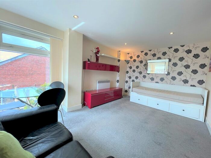 Studio To Rent In Altamar, Kings Road, Swansea, SA1