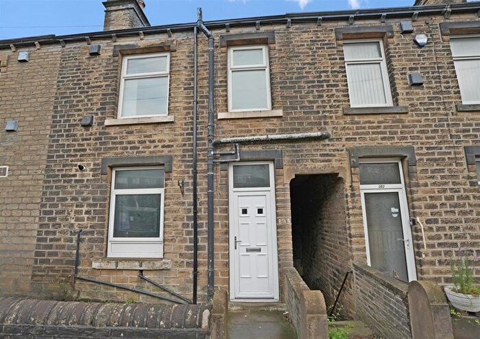 3 Bedroom House For Sale In New Hey Road, Huddersfield, HD3