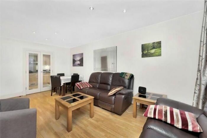 2 Bedroom Flat To Rent In Beckford Close, Kensington, W14