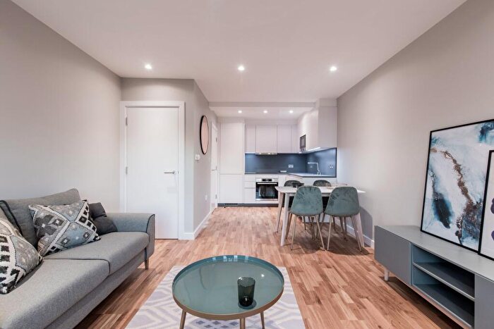 2 Bedroom Flat To Rent In Creighton House, N2