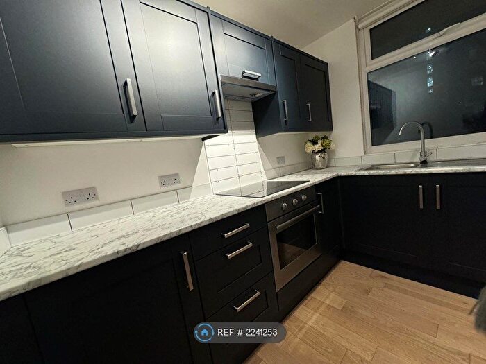 1 Bedroom Flat To Rent In Downholme, London, SW15