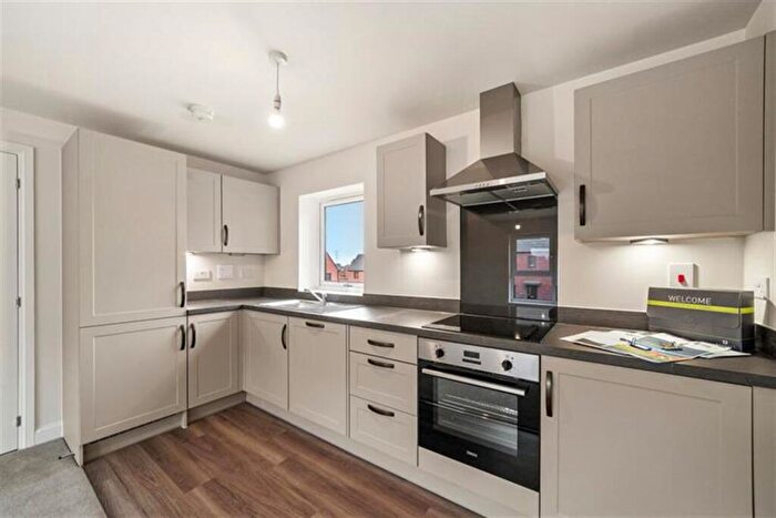 2 Bedroom Detached House To Rent In Bedroom Property In Silver Birch Avenue, Dunstable, LU5