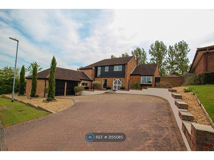 5 Bedroom Detached House To Rent In The Fairway, Bar Hill, Cambridge, CB23