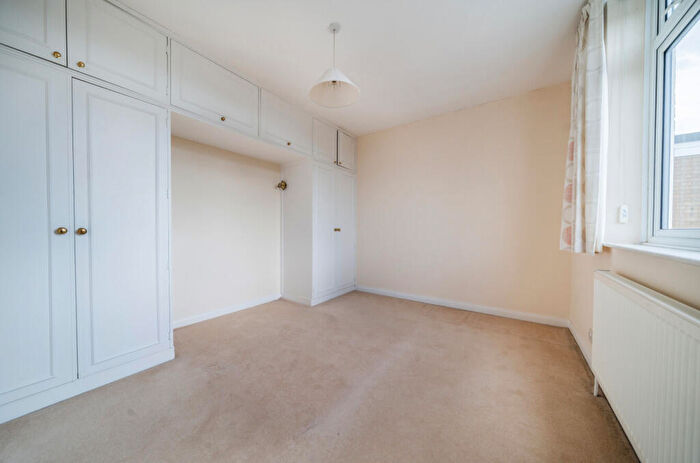 3 Bedroom Apartment For Sale In Hawthorne Road, Bromley, BR1