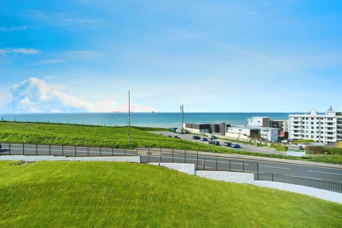2 Bedroom Flat For Sale In Newlands Road, Rottingdean, Brighton, BN2