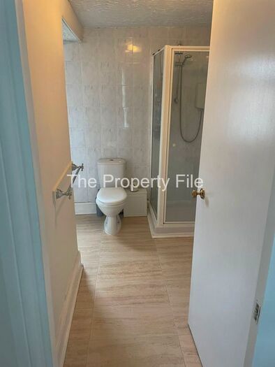 2 Bedroom Flat To Rent In Northenden Road, Sale, M33