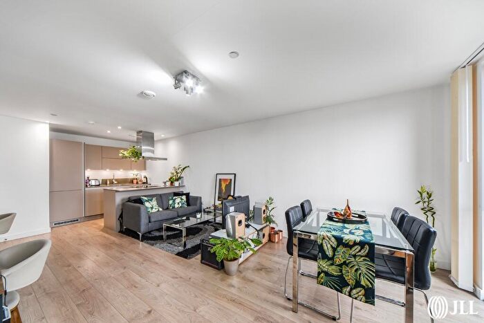 1 Bedroom Flat To Rent In Williamsburg Plaza London, E14