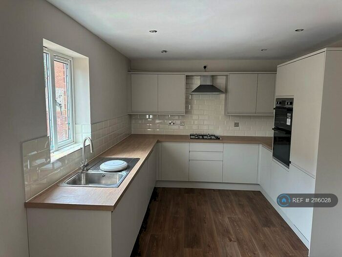 4 Bedroom Semi-Detached House To Rent In Country Mews, Blackburn, BB2