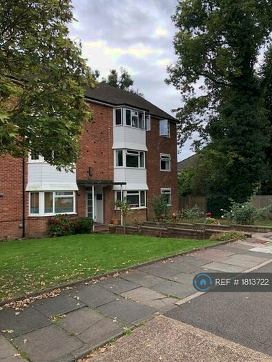 2 Bedroom Flat To Rent In Oak Hill, Surbiton, KT6