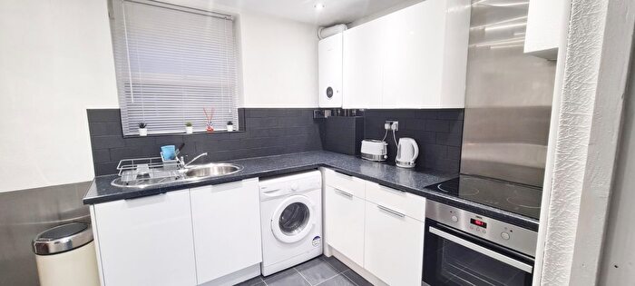 1 Bedroom Flat To Rent In Wood Lane, Dagenham, Essex, Nd, Uk, RM8