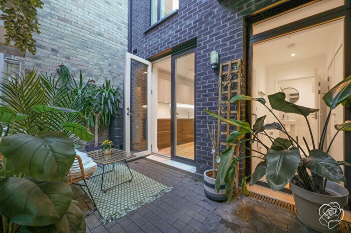 5 Bedroom Town House For Sale In Villiers Gardens, Stratford, E20