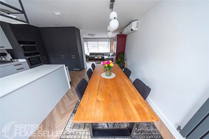 4 Bedroom Detached House For Sale In Lords Wood Lane, Chatham, Kent, ME5