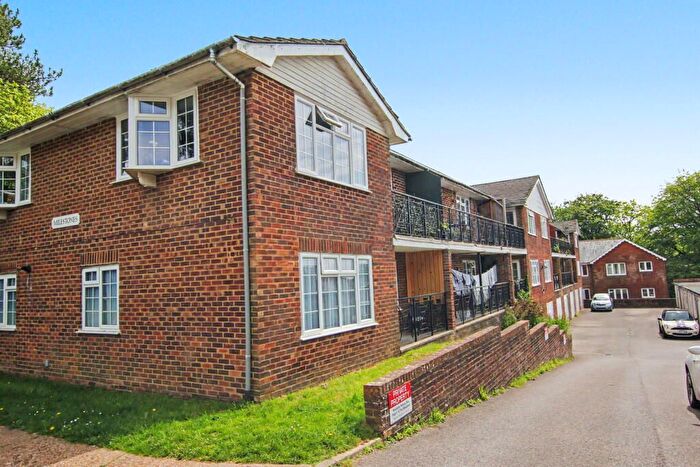 2 Bedroom Flat To Rent In Mutton Hall Hill, Heathfield, TN21