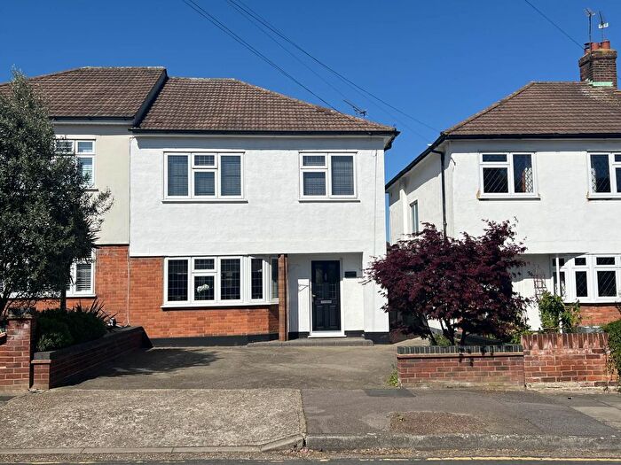3 Bedroom Semi Detached House For Sale In Highfield Crescent, Hornchurch, RM12