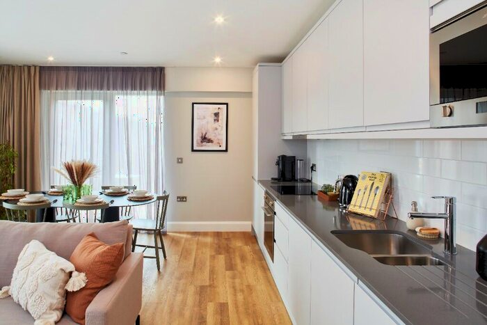 3 Bedroom Flat To Rent In The Lark, Nine Elms, SW11
