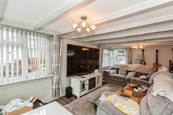 2 Bedroom Detached House For Sale In Oak Drive, Woodland Park, Waunarlwydd, Swansea, SA5
