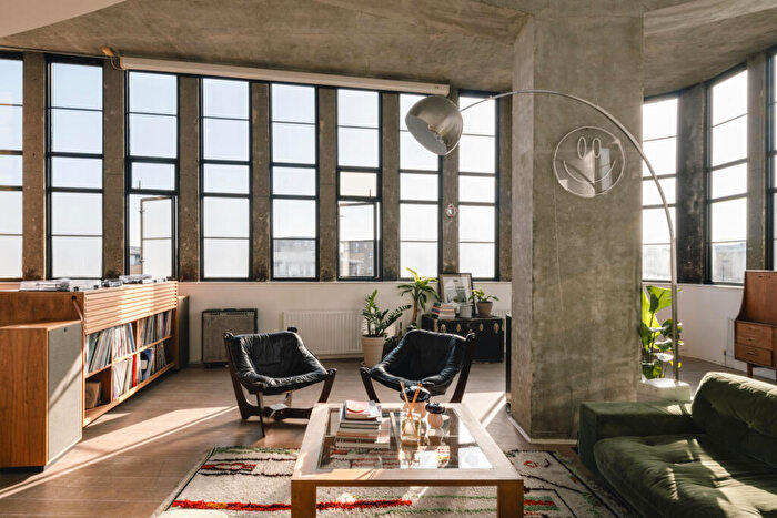 1 Bedroom Flat For Sale In Dehavilland Studios Iii, Theydon Road, London, E5