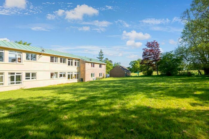 2 Bedroom Flat For Sale In Bratton Seymour, Somerset, BA9