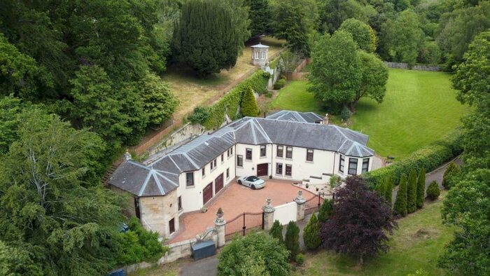 5 Bedroom Detached House For Sale In The Italian Gardens, Crossford, Carluke, ML8