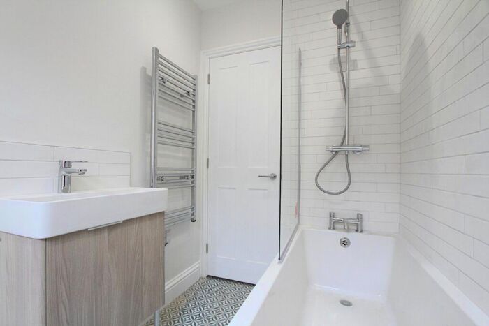 1 Bedroom Flat To Rent In Butchers Row, Banbury, Oxon, OX16