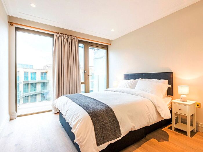 2 Bedroom Flat For Sale In Queens Wharf, Crisp Road, W6