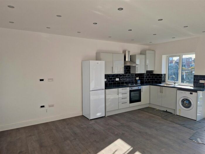 3 Bedroom Property To Rent In Burns Avenue, Southall, UB1