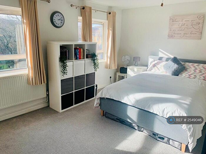 3 Bedroom Maisonette To Rent In Camden Street, London, NW1