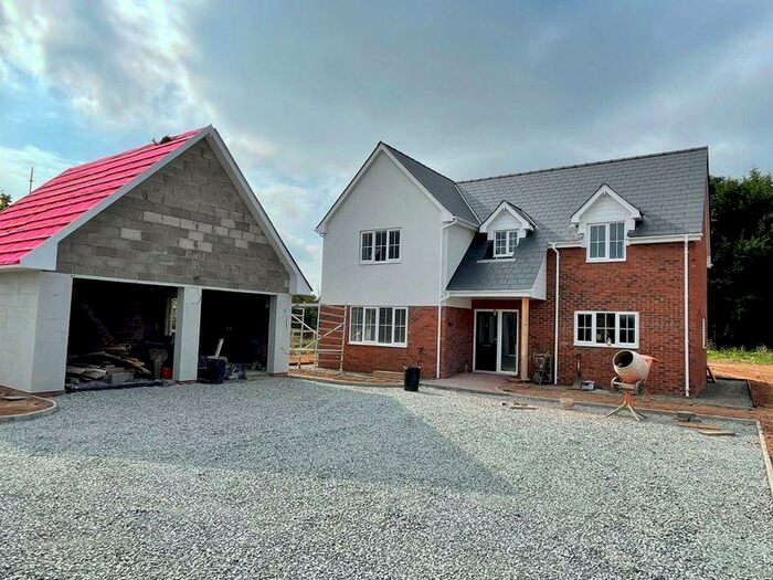 3 Bedroom Detached House For Sale In Cobhall Common, HR2