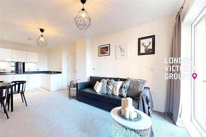 1 Bedroom Flat To Rent In Coleby House, Woodley Crescent, NW2