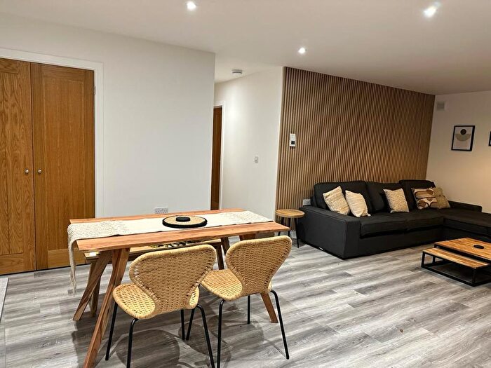 2 Bedroom Flat To Rent In Headington, OX3