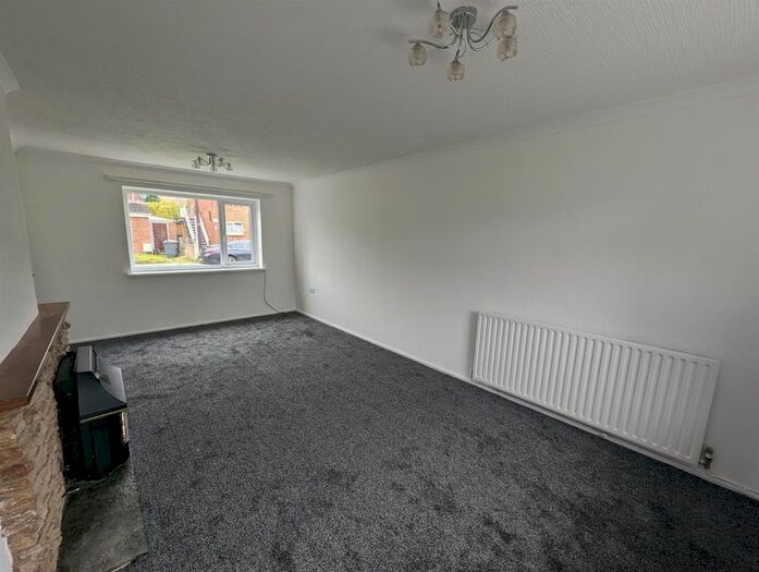 2 Bedroom Property To Rent In Chaucer Avenue, Willenhall, WV12