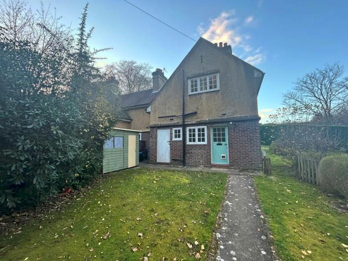 3 Bedroom Property To Rent In Sample Oak Lane, Chilworth, Guildford, GU4