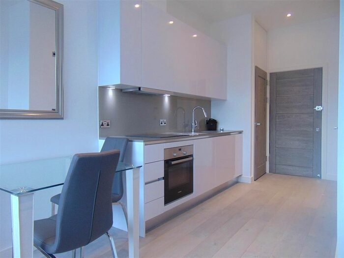 1 Bedroom Flat To Rent In Verona Apartments, Slough, SL1