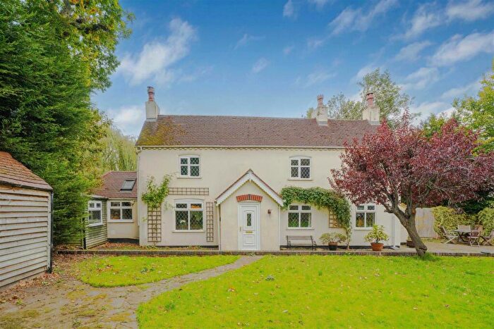 2 Bedroom Cottage For Sale In Brook Lane, Billesley, Birmingham, B13