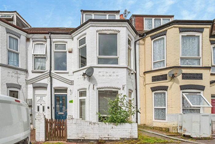 6 Bedroom Terraced House For Sale In Walpole Road, Great Yarmouth, NR30