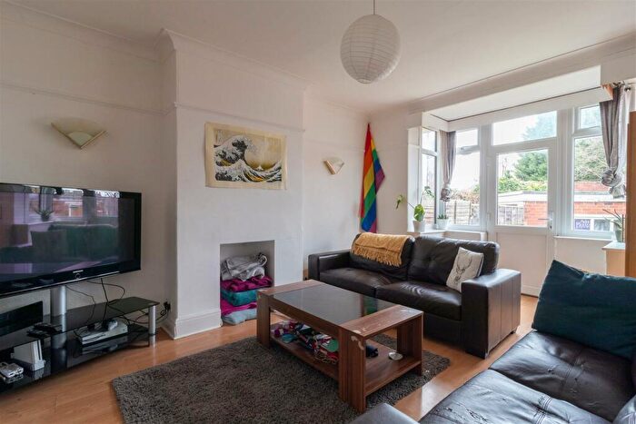 5 Bedroom House To Rent In St Anne`s Road, Headingley, Leeds, LS6