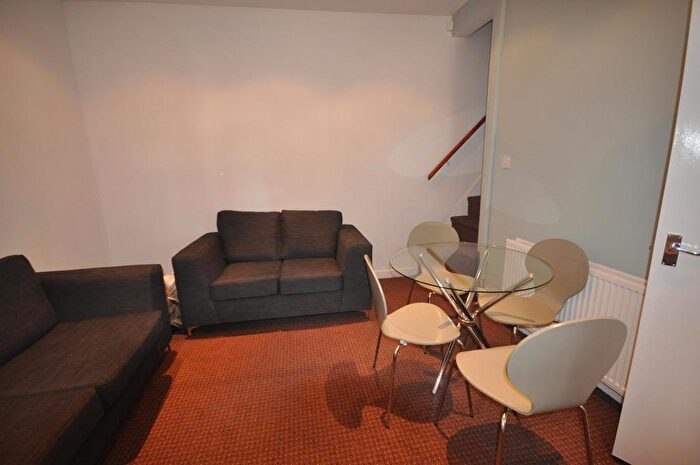 2 Bedroom House To Rent In Harold Avenue, Hyde Park, Leeds, LS6