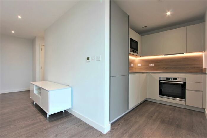 1 Bedroom Flat To Rent In Skylark Point, Newnton Close, London, N4