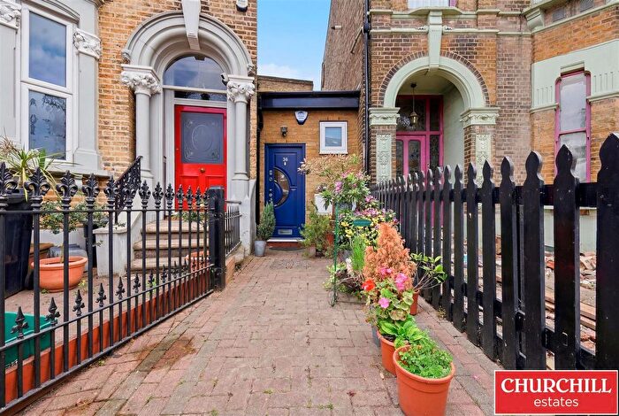2 Bedroom Property For Sale In Selsdon Road, Wanstead, E11