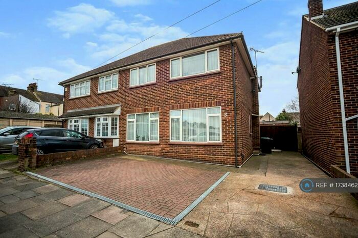 4 Bedroom Semi-Detached House To Rent In First Avenue, Gravesend, DA11