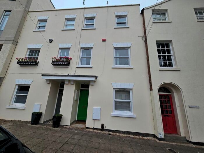 4 Bedroom Town House To Rent In Portland Street, Leamington Spa, CV32