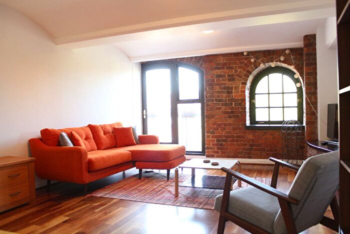 1 Bedroom Flat To Rent In Middle Warehouse, Castle Quay, Manchester, Manchester, M15