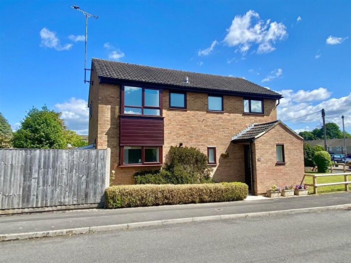 4 Bedroom Detached House For Sale In Andrews Close, Chippenham, SN14