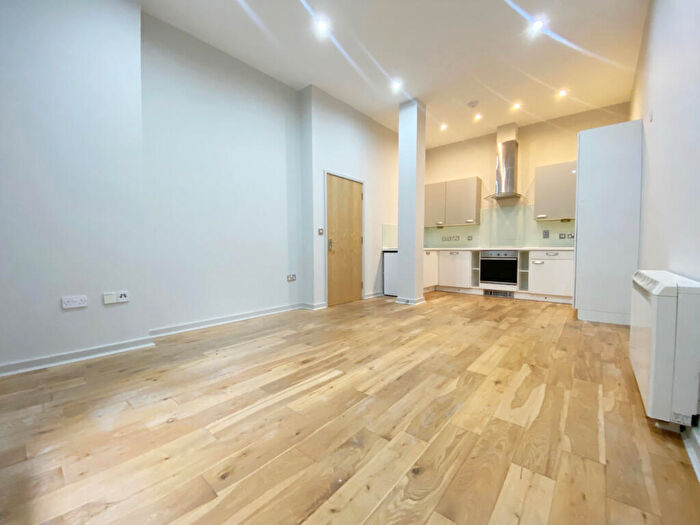 2 Bedroom Flat To Rent In Kingswood Court, Hither Green, SE13