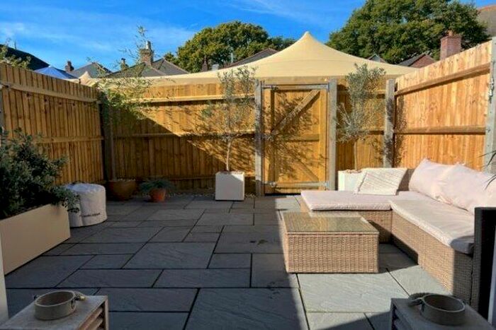 2 Bedroom Property To Rent In Chalice Close, Poole, BH14