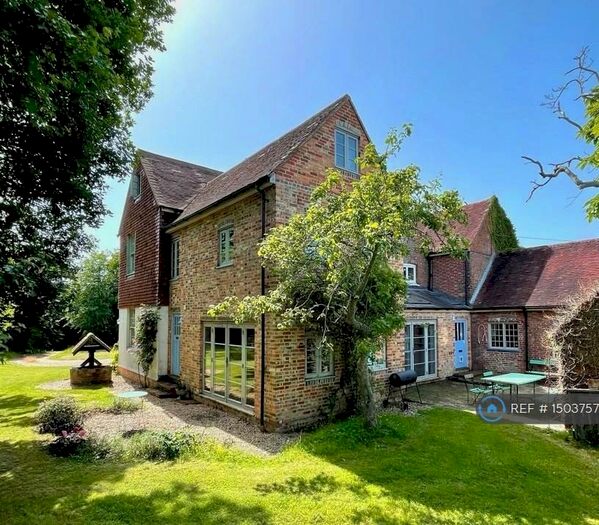 4 Bedroom Semi-Detached House To Rent In Coldharbour Road, Hailsham, BN27