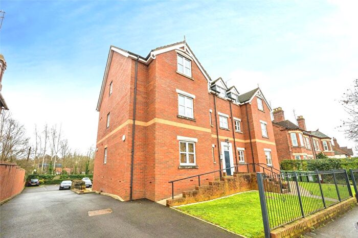 2 Bedroom Flat For Sale In Emscote Road, Warwick, Warwickshire, CV34